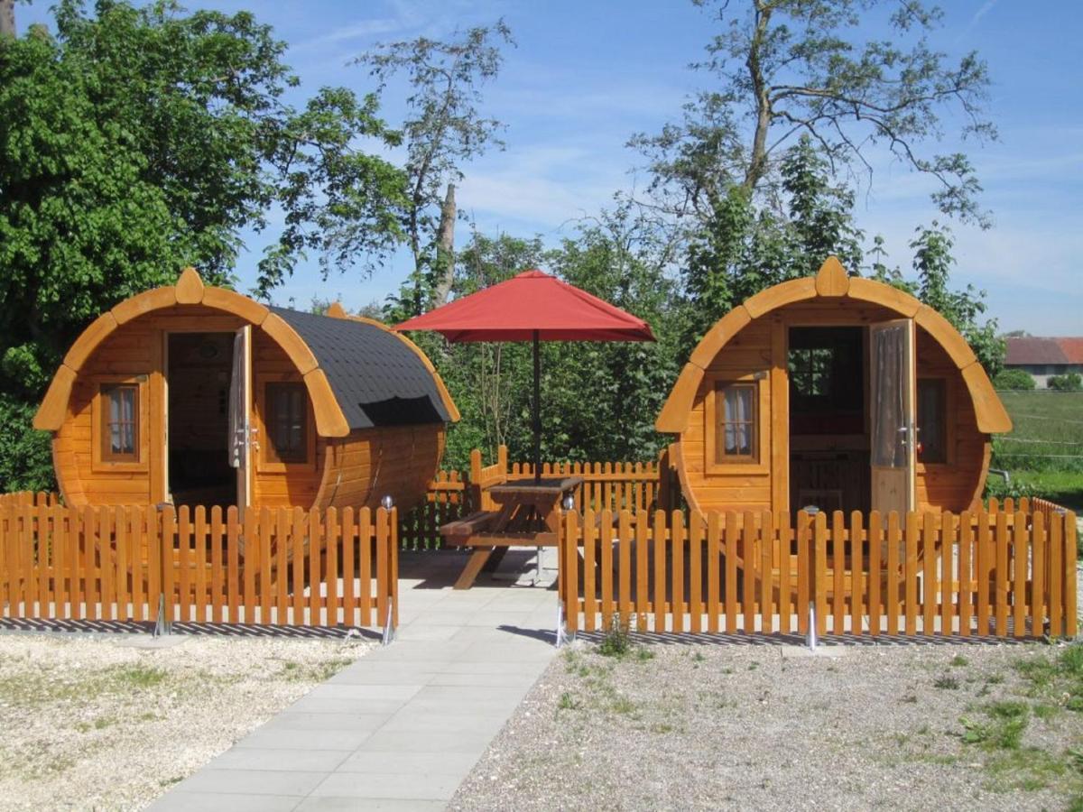 Schlaffass-Camping Gutshof Donauried ギュンツブルク エクステリア 写真