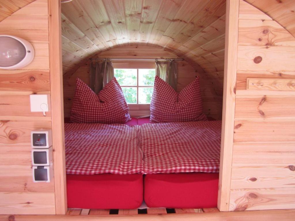 Schlaffass-Camping Gutshof Donauried ギュンツブルク エクステリア 写真
